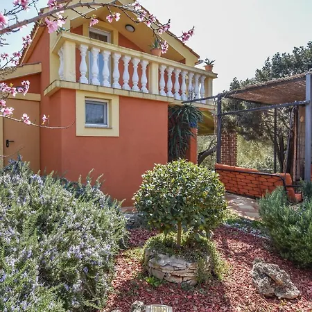 Сasa de vacaciones House Luce Neviđane