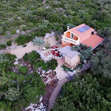 House Luce * Neviđane